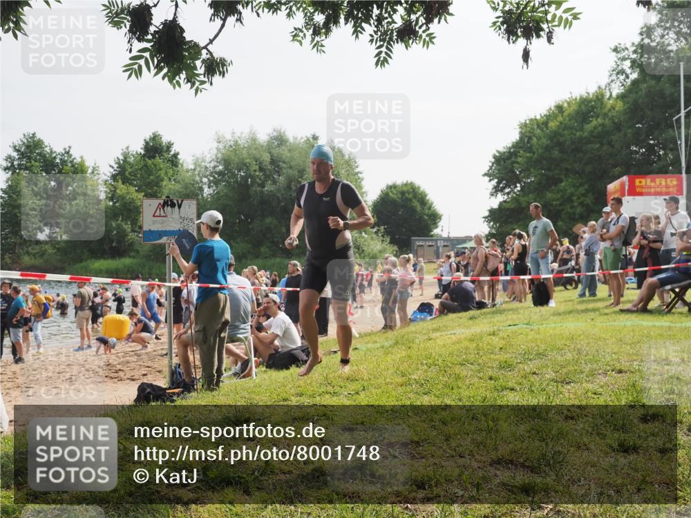 15.06.2025 - 27. Vierlanden-Triathlon KatJ http://msf.ph/oto/8001748 15.06.2025 09:57:45 Schwimmen 287, 298, 340, 827 meine-sportfotos.de
