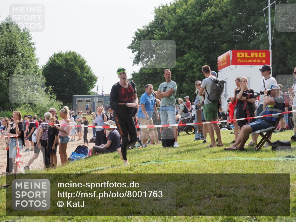 15.06.2025 - 27. Vierlanden-Triathlon KatJ http://msf.ph/oto/8001763 15.06.2025 09:57:50 Schwimmen 287, 291, 298, 330, 340, 827 meine-sportfotos.de