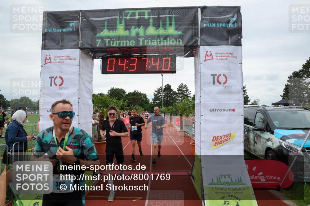 15.06.2025 - 7 Türme Triathlon Michael Strokosch http://msf.ph/oto/8001769 15.06.2025 14:37:39 Ziel 386, 585, 607 meine-sportfotos.de