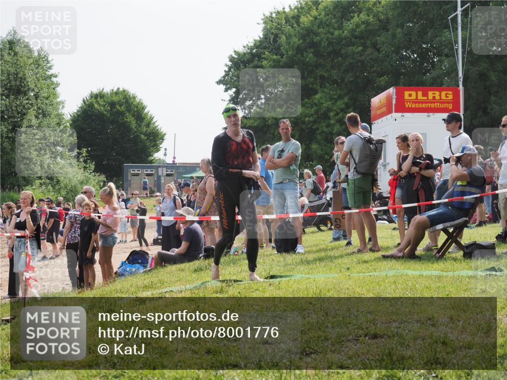 15.06.2025 - 27. Vierlanden-Triathlon KatJ http://msf.ph/oto/8001776 15.06.2025 09:57:50 Schwimmen 287, 291, 298, 330, 340, 827 meine-sportfotos.de