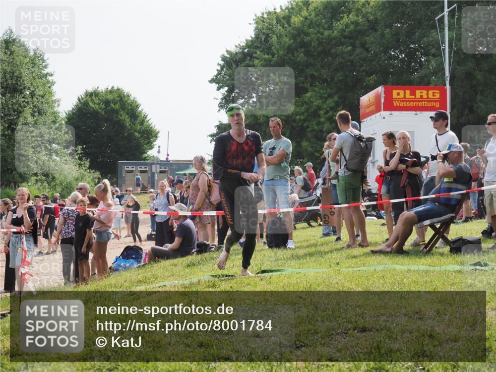 15.06.2025 - 27. Vierlanden-Triathlon KatJ http://msf.ph/oto/8001784 15.06.2025 09:57:51 Schwimmen 287, 291, 330, 340, 827 meine-sportfotos.de