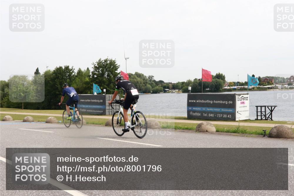 15.06.2025 - 27. Vierlanden-Triathlon H.Heesch http://msf.ph/oto/8001796 15.06.2025 10:28:18 Radfahren 242, 405 meine-sportfotos.de