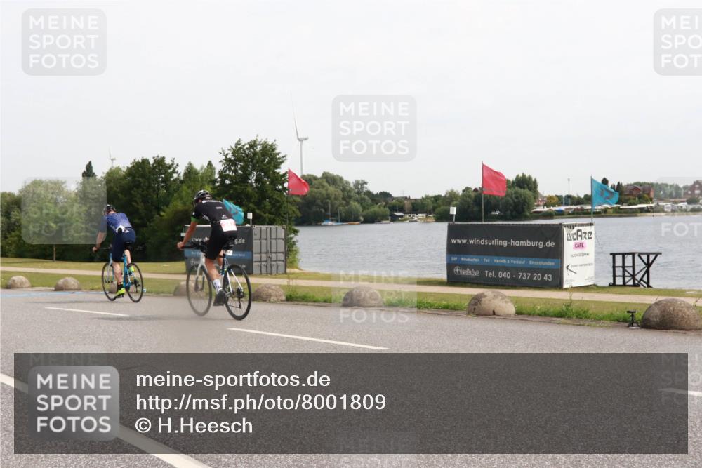 15.06.2025 - 27. Vierlanden-Triathlon H.Heesch http://msf.ph/oto/8001809 15.06.2025 10:28:18 Radfahren 242, 405 meine-sportfotos.de