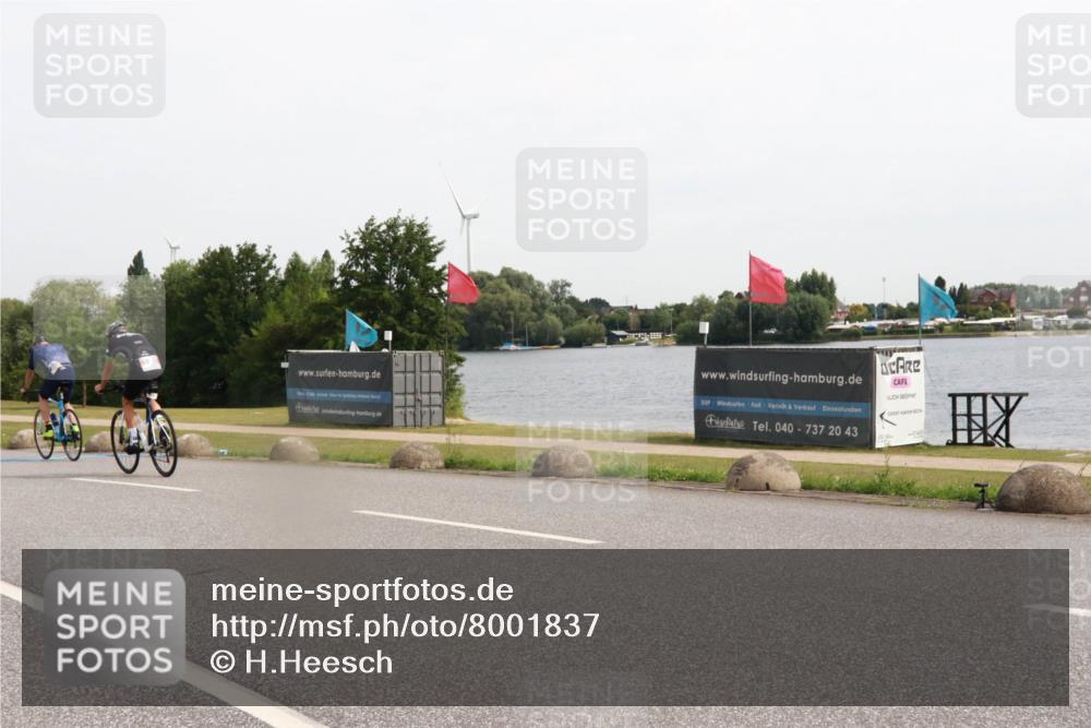 15.06.2025 - 27. Vierlanden-Triathlon H.Heesch http://msf.ph/oto/8001837 15.06.2025 10:28:18 Radfahren 242, 405 meine-sportfotos.de