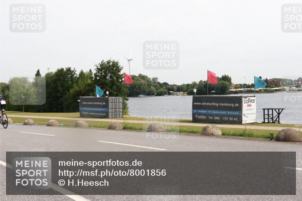 15.06.2025 - 27. Vierlanden-Triathlon H.Heesch http://msf.ph/oto/8001856 15.06.2025 10:28:19 Radfahren 242, 405 meine-sportfotos.de
