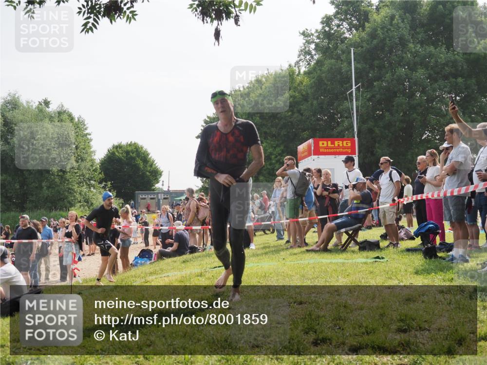 15.06.2025 - 27. Vierlanden-Triathlon KatJ http://msf.ph/oto/8001859 15.06.2025 09:57:53 Schwimmen 291, 330, 347, 827 meine-sportfotos.de