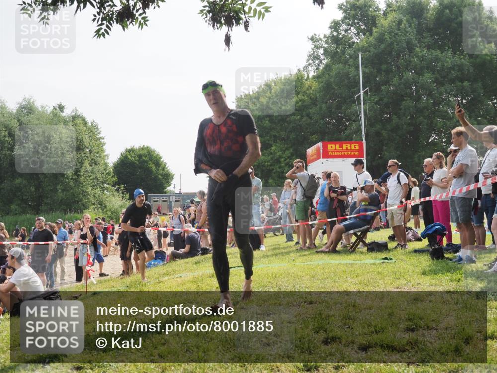 15.06.2025 - 27. Vierlanden-Triathlon KatJ http://msf.ph/oto/8001885 15.06.2025 09:57:53 Schwimmen 291, 330, 347, 827 meine-sportfotos.de