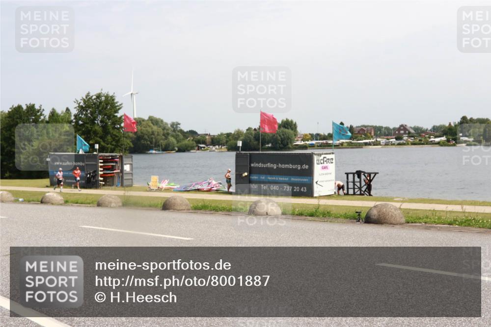 21.06.2025 - 27. Vierlanden-Triathlon H.Heesch http://msf.ph/oto/8001887 15.06.2025 11:46:32 Radfahren 640, 805 meine-sportfotos.de