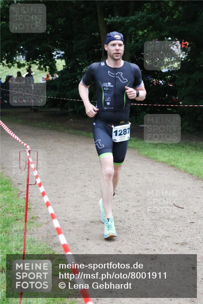 21.06.2025 - 27. Vierlanden-Triathlon Lena Gebhardt http://msf.ph/oto/8001911 15.06.2025 14:07:15 Laufen 2, 1287 meine-sportfotos.de