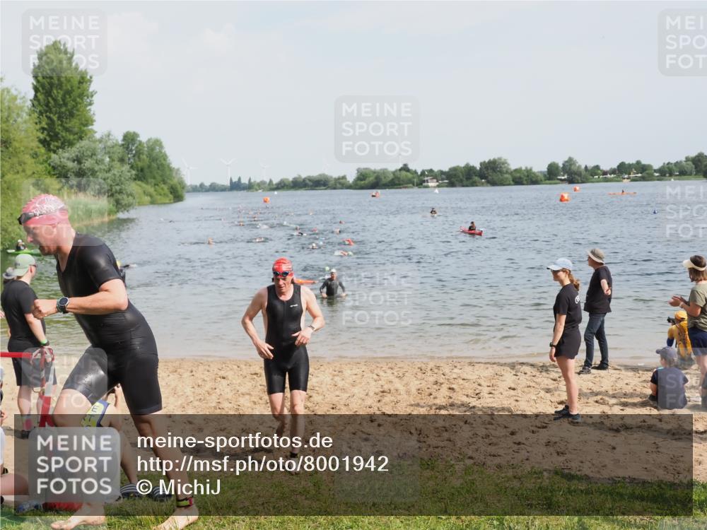21.06.2025 - 27. Vierlanden-Triathlon MichiJ http://msf.ph/oto/8001942 15.06.2026 10:04:54 Schwimmen 389, 400 meine-sportfotos.de