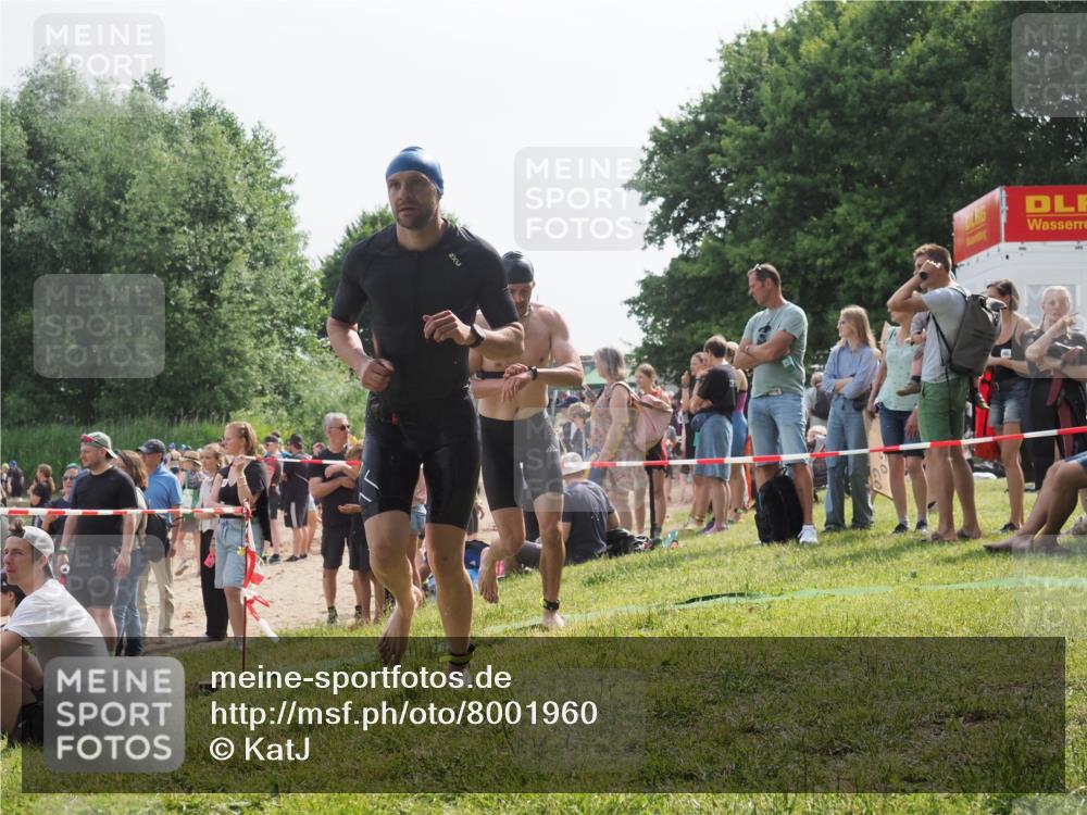 15.06.2025 - 27. Vierlanden-Triathlon KatJ http://msf.ph/oto/8001960 15.06.2025 09:57:55 Schwimmen 291, 330, 347, 827 meine-sportfotos.de
