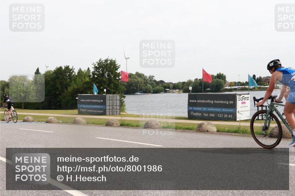 15.06.2025 - 27. Vierlanden-Triathlon H.Heesch http://msf.ph/oto/8001986 15.06.2025 10:28:23 Radfahren 242, 405, 536 meine-sportfotos.de
