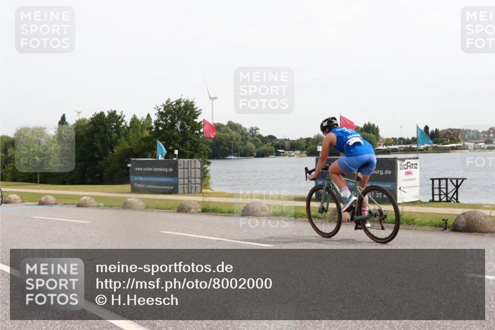 15.06.2025 - 27. Vierlanden-Triathlon H.Heesch http://msf.ph/oto/8002000 15.06.2025 10:28:23 Radfahren 242, 405, 536 meine-sportfotos.de
