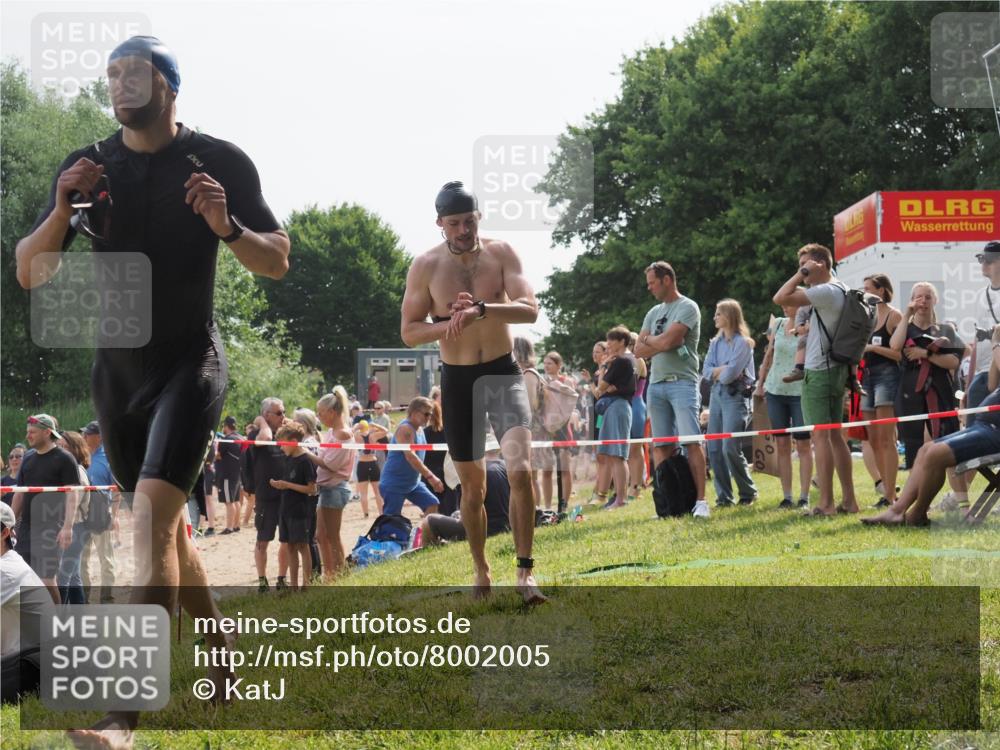 15.06.2025 - 27. Vierlanden-Triathlon KatJ http://msf.ph/oto/8002005 15.06.2025 09:57:55 Schwimmen 291, 330, 347, 827 meine-sportfotos.de