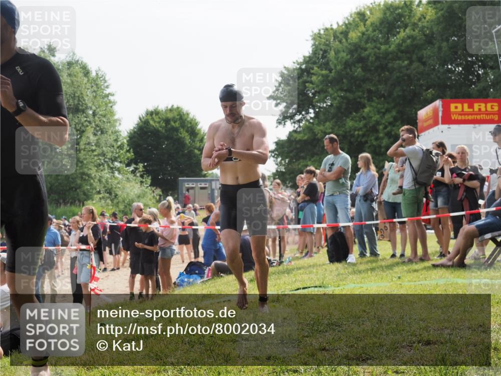 15.06.2025 - 27. Vierlanden-Triathlon KatJ http://msf.ph/oto/8002034 15.06.2025 09:57:55 Schwimmen 291, 330, 347, 827 meine-sportfotos.de