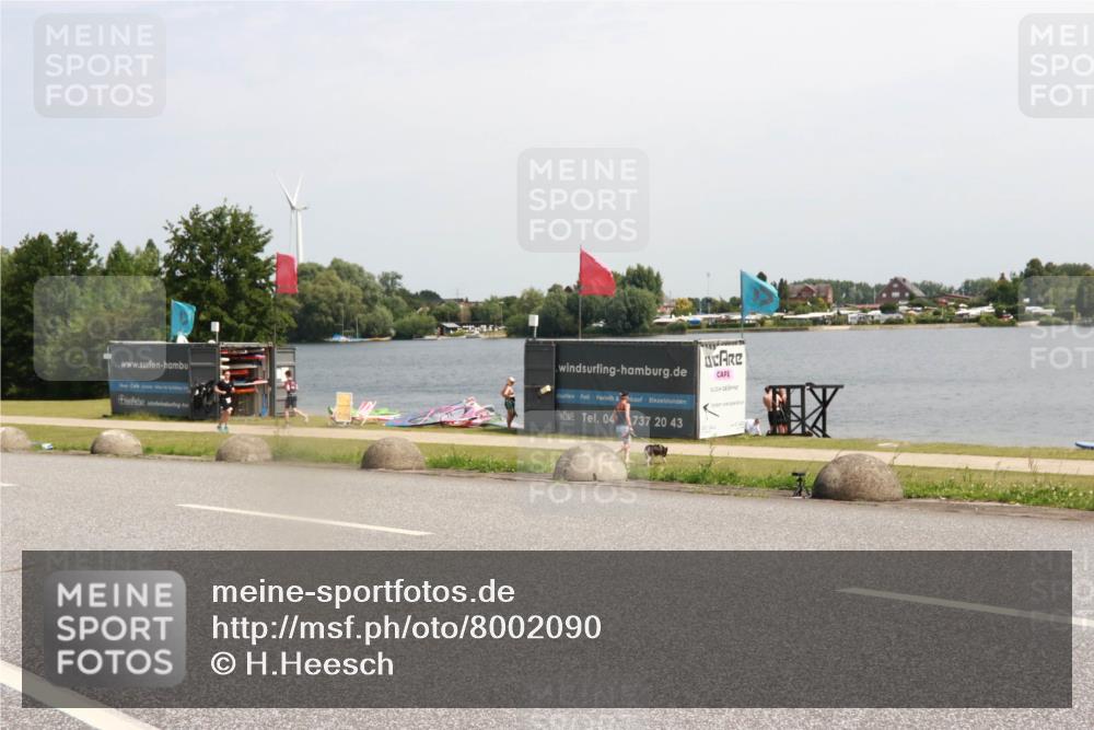 21.06.2025 - 27. Vierlanden-Triathlon H.Heesch http://msf.ph/oto/8002090 15.06.2025 11:46:49 Radfahren 222, 678 meine-sportfotos.de