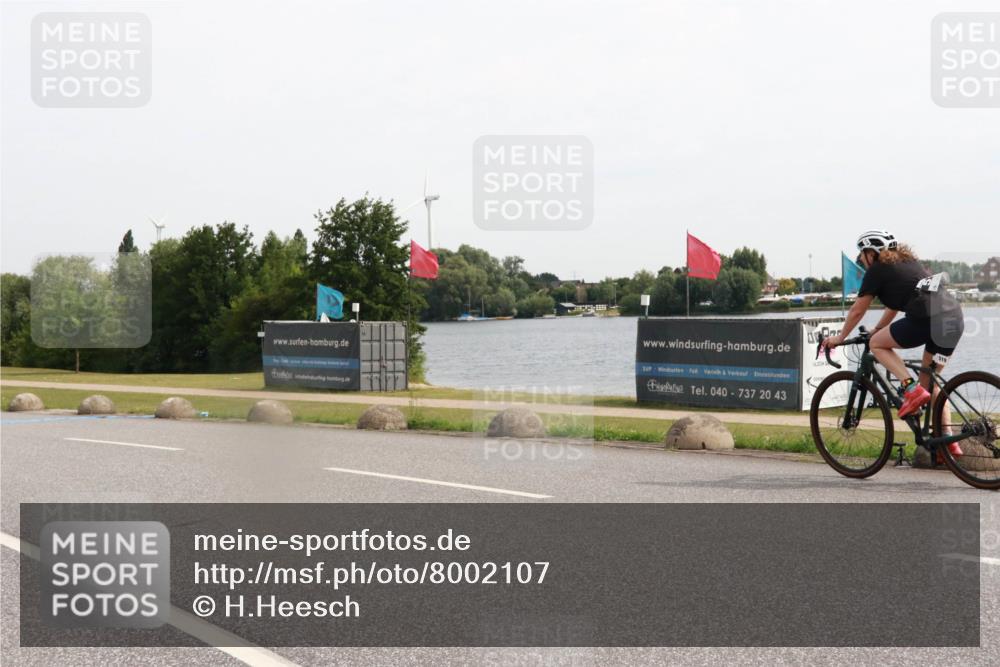 15.06.2025 - 27. Vierlanden-Triathlon H.Heesch http://msf.ph/oto/8002107 15.06.2025 10:28:31 Radfahren 108, 568 meine-sportfotos.de