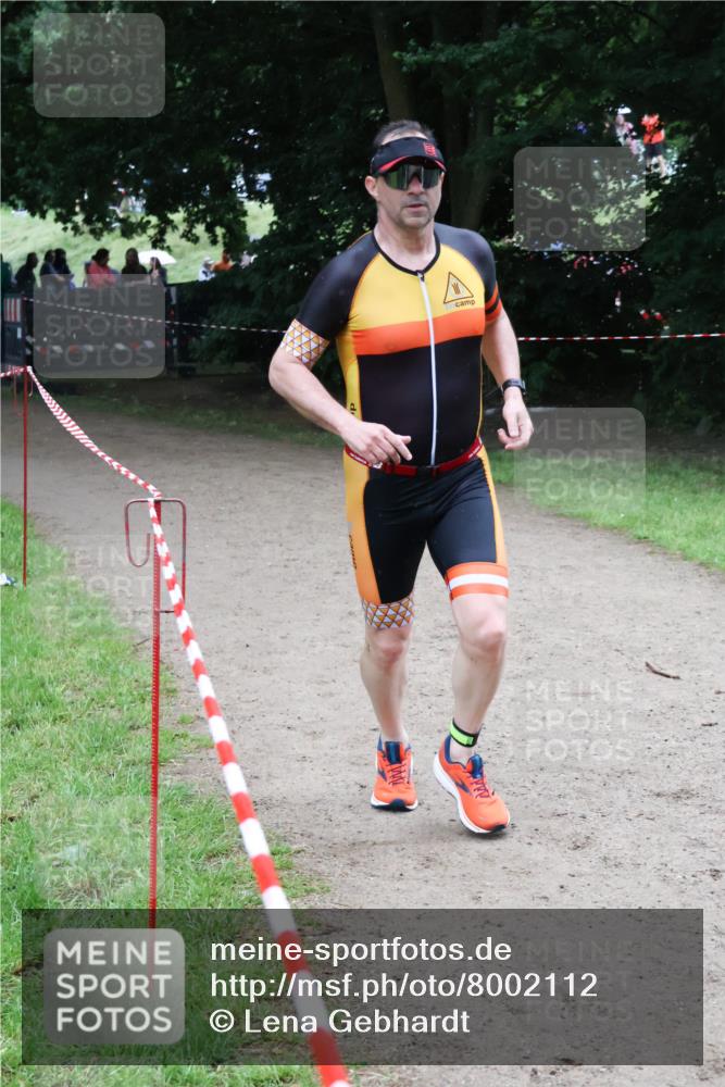 21.06.2025 - 27. Vierlanden-Triathlon Lena Gebhardt http://msf.ph/oto/8002112 15.06.2025 14:07:37 Laufen  meine-sportfotos.de