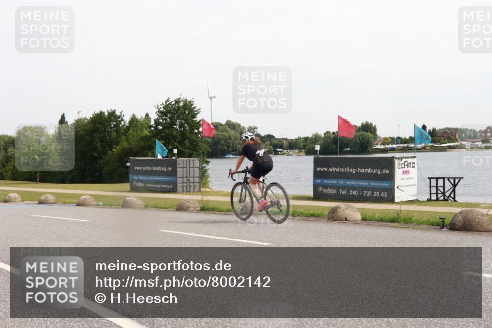 15.06.2025 - 27. Vierlanden-Triathlon H.Heesch http://msf.ph/oto/8002142 15.06.2025 10:28:32 Radfahren 108, 519, 568 meine-sportfotos.de