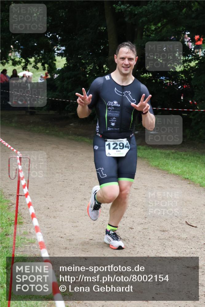 21.06.2025 - 27. Vierlanden-Triathlon Lena Gebhardt http://msf.ph/oto/8002154 15.06.2025 14:07:44 Laufen 1294, 14 meine-sportfotos.de
