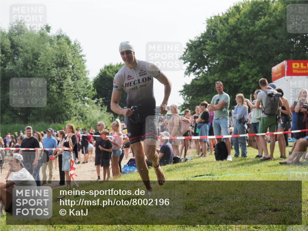 15.06.2025 - 27. Vierlanden-Triathlon KatJ http://msf.ph/oto/8002196 15.06.2025 09:58:01 Schwimmen 291, 330, 347 meine-sportfotos.de
