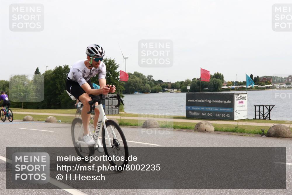 15.06.2025 - 27. Vierlanden-Triathlon H.Heesch http://msf.ph/oto/8002235 15.06.2025 10:28:35 Radfahren 138, 519, 532, 535 meine-sportfotos.de