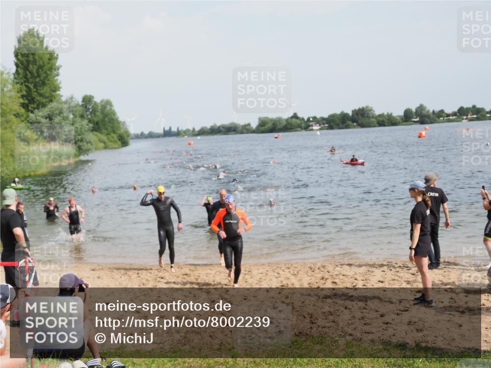 21.06.2025 - 27. Vierlanden-Triathlon MichiJ http://msf.ph/oto/8002239 15.06.2026 10:05:09 Schwimmen 364, 382, 384, 412, 422 meine-sportfotos.de
