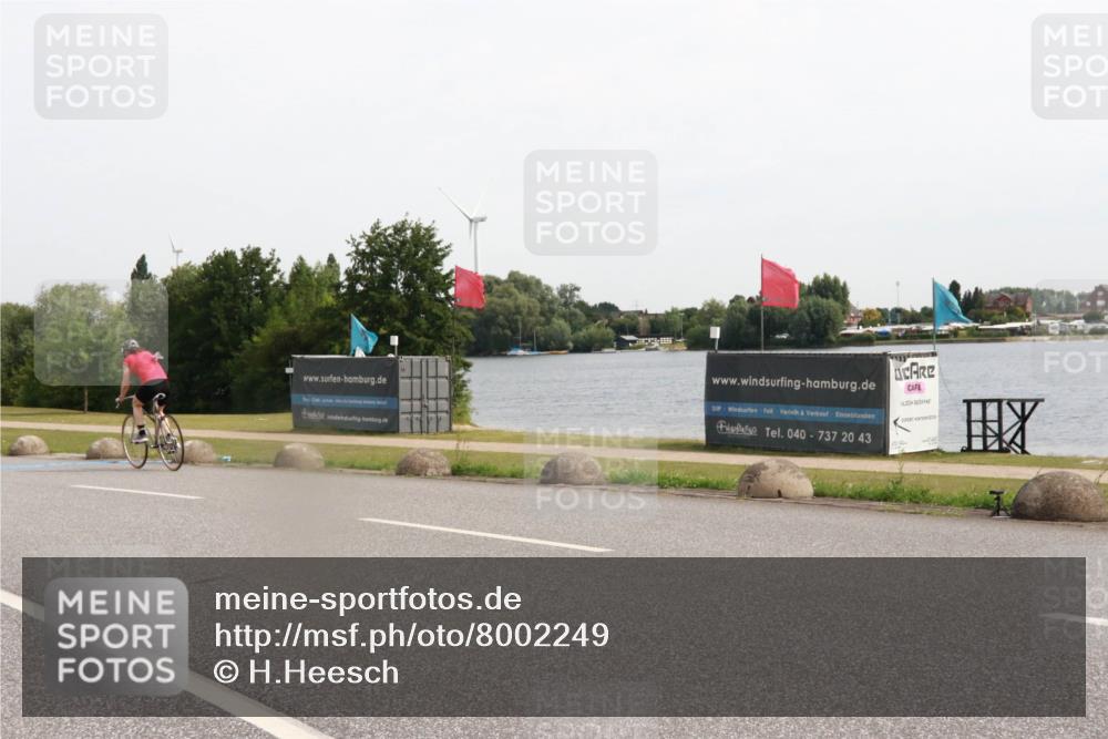 15.06.2025 - 27. Vierlanden-Triathlon H.Heesch http://msf.ph/oto/8002249 15.06.2025 10:28:35 Radfahren 138, 519, 532, 535 meine-sportfotos.de