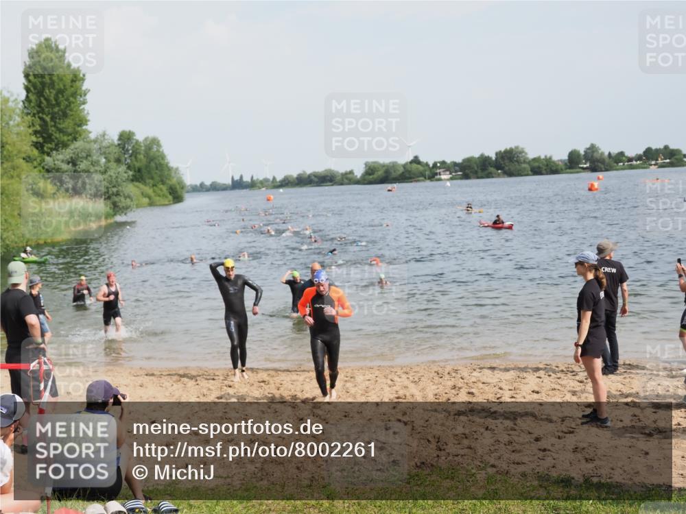 21.06.2025 - 27. Vierlanden-Triathlon MichiJ http://msf.ph/oto/8002261 15.06.2026 10:05:09 Schwimmen 364, 382, 384, 412, 422 meine-sportfotos.de