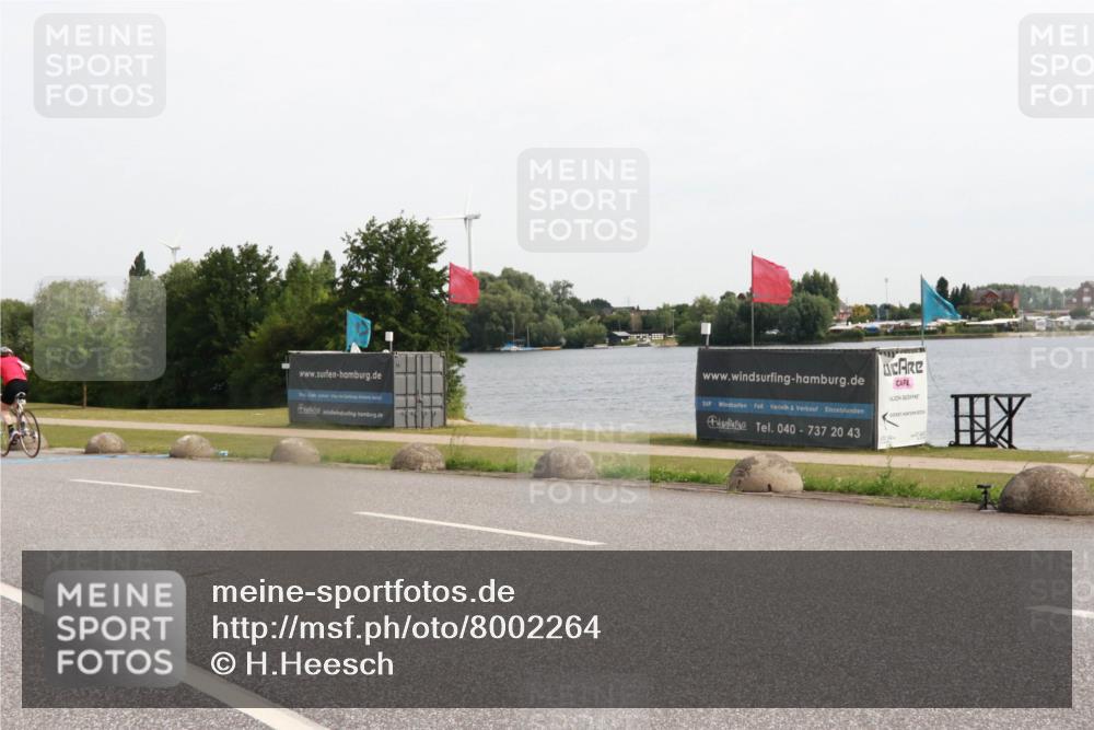 15.06.2025 - 27. Vierlanden-Triathlon H.Heesch http://msf.ph/oto/8002264 15.06.2025 10:28:36 Radfahren 138, 519, 532, 535 meine-sportfotos.de