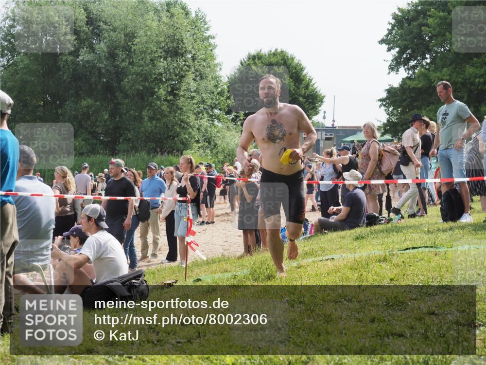 15.06.2025 - 27. Vierlanden-Triathlon KatJ http://msf.ph/oto/8002306 15.06.2025 09:58:13 Schwimmen 289, 321, 360 meine-sportfotos.de
