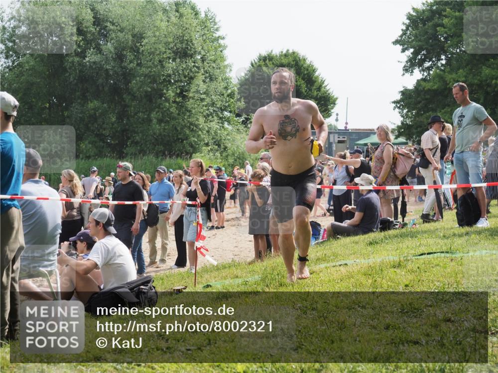 15.06.2025 - 27. Vierlanden-Triathlon KatJ http://msf.ph/oto/8002321 15.06.2025 09:58:13 Schwimmen 289, 321, 360 meine-sportfotos.de