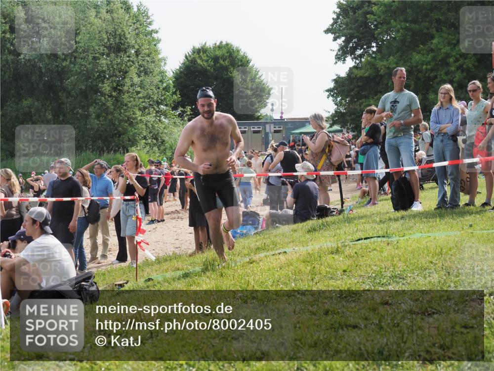 15.06.2025 - 27. Vierlanden-Triathlon KatJ http://msf.ph/oto/8002405 15.06.2025 09:58:16 Schwimmen 289, 321, 360 meine-sportfotos.de
