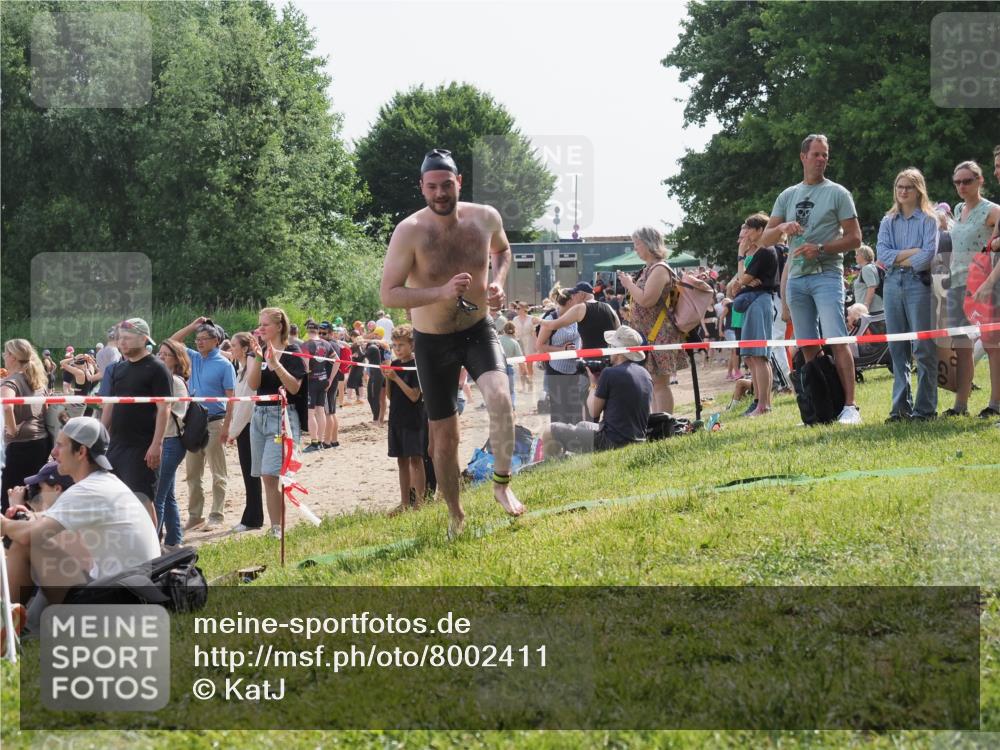 15.06.2025 - 27. Vierlanden-Triathlon KatJ http://msf.ph/oto/8002411 15.06.2025 09:58:16 Schwimmen 289, 321, 360 meine-sportfotos.de