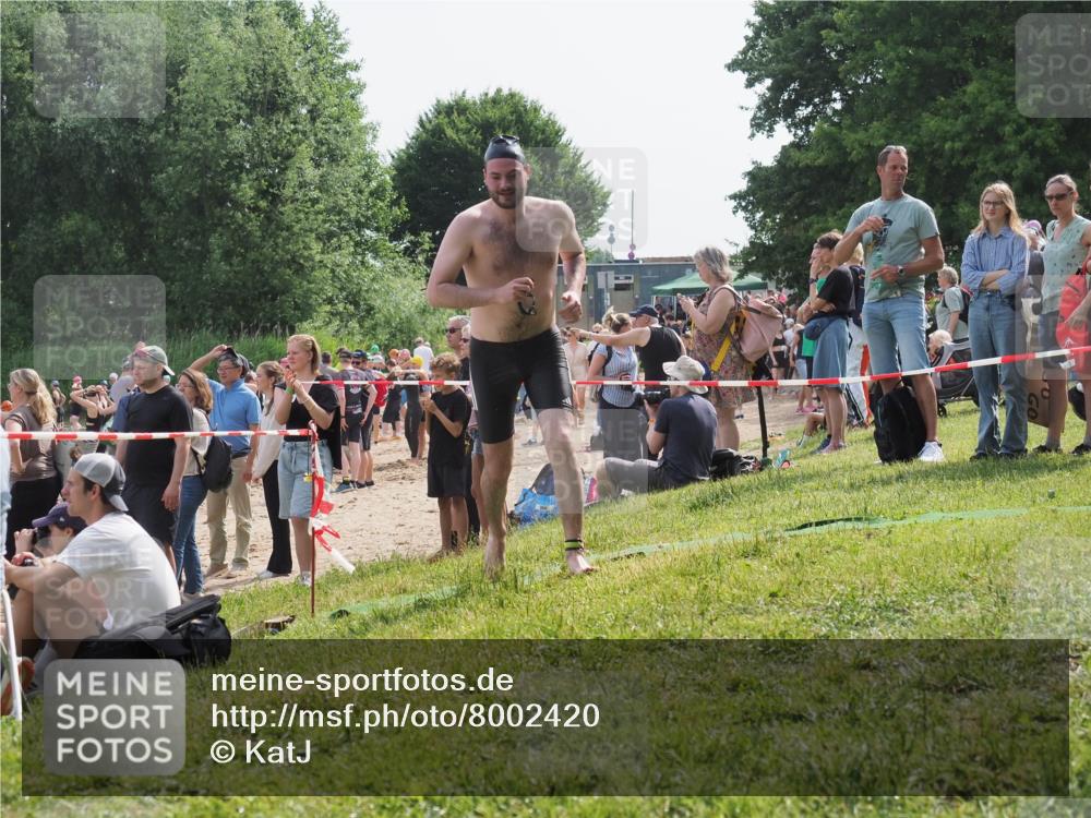 15.06.2025 - 27. Vierlanden-Triathlon KatJ http://msf.ph/oto/8002420 15.06.2025 09:58:16 Schwimmen 289, 321, 360 meine-sportfotos.de