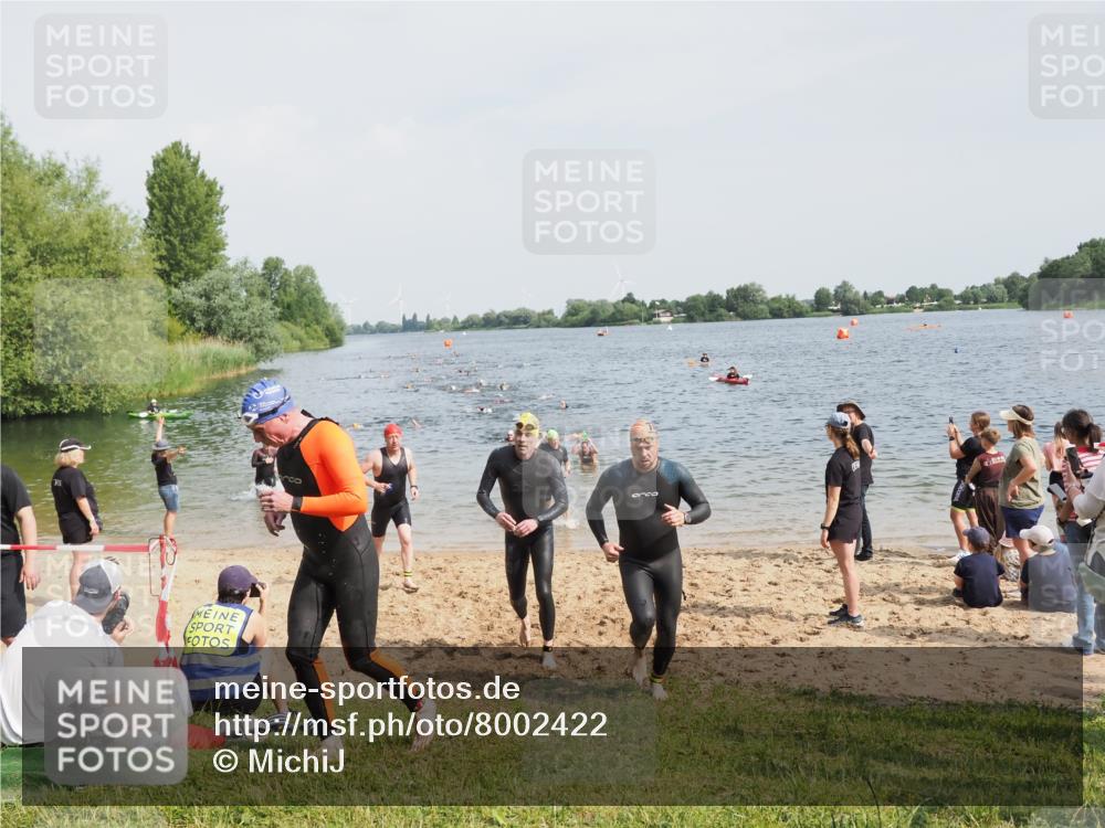 21.06.2025 - 27. Vierlanden-Triathlon MichiJ http://msf.ph/oto/8002422 15.06.2026 10:05:14 Schwimmen 364, 382, 384, 393, 402, 422 meine-sportfotos.de