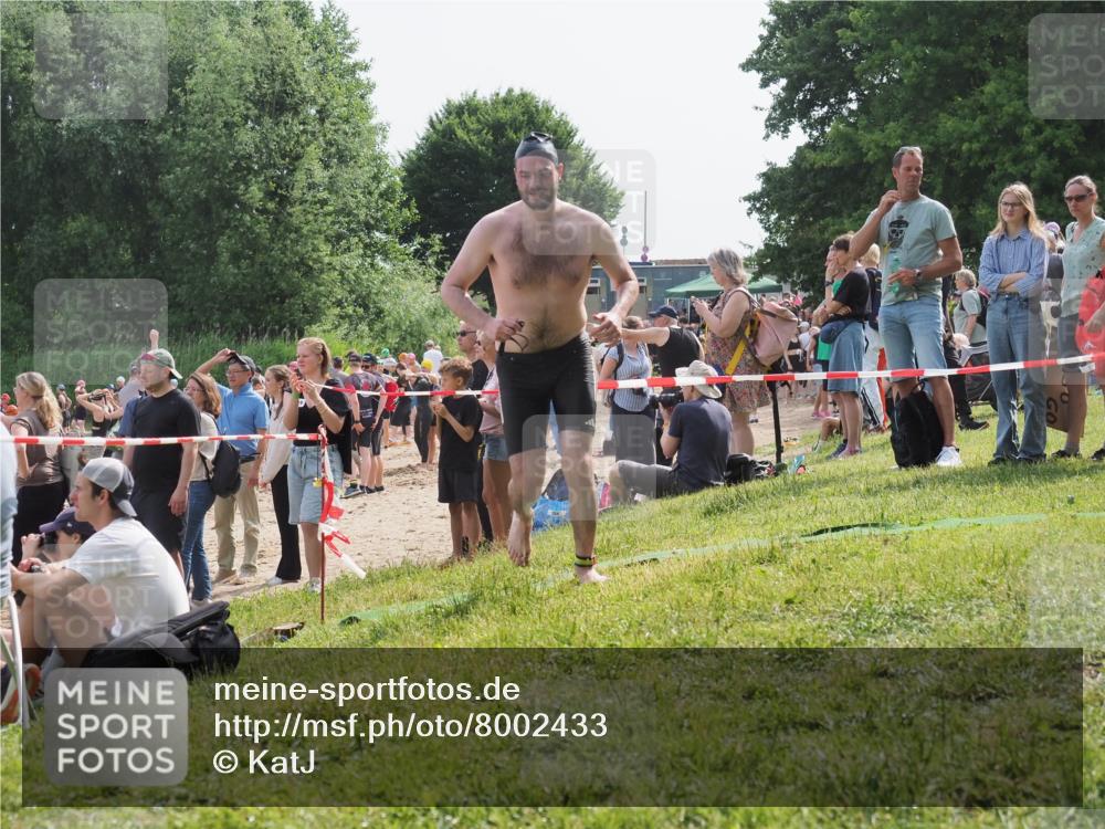 15.06.2025 - 27. Vierlanden-Triathlon KatJ http://msf.ph/oto/8002433 15.06.2025 09:58:16 Schwimmen 289, 321, 360 meine-sportfotos.de