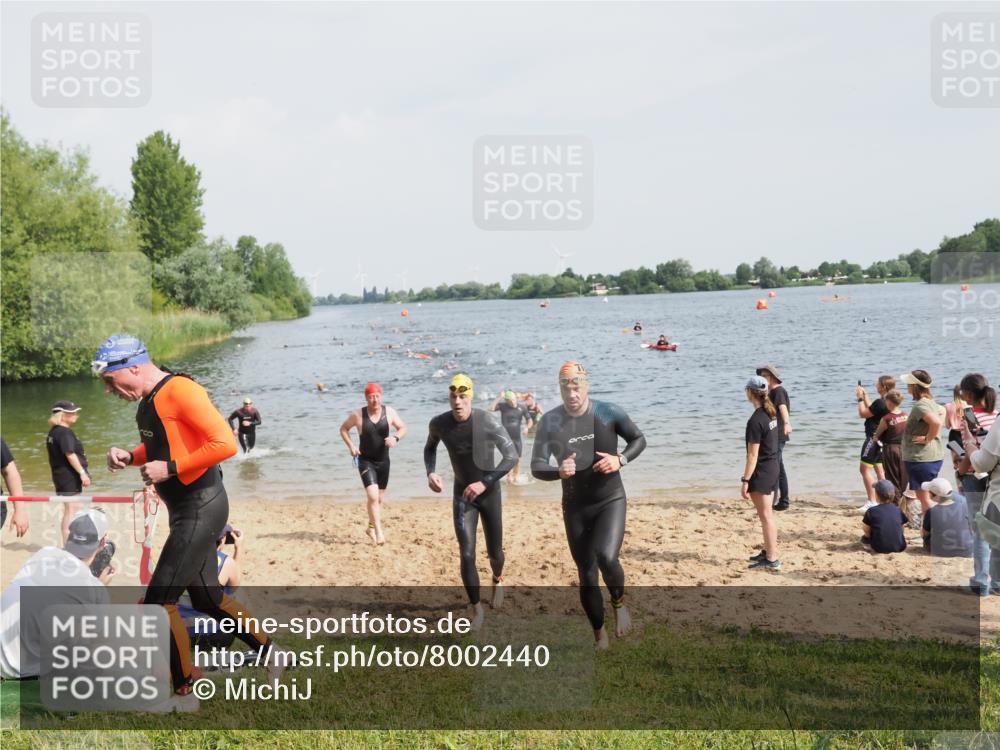 21.06.2025 - 27. Vierlanden-Triathlon MichiJ http://msf.ph/oto/8002440 15.06.2026 10:05:14 Schwimmen 364, 382, 384, 393, 402, 422 meine-sportfotos.de