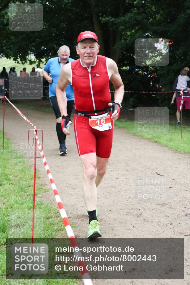 21.06.2025 - 27. Vierlanden-Triathlon Lena Gebhardt http://msf.ph/oto/8002443 15.06.2025 14:09:37 Laufen 16 meine-sportfotos.de
