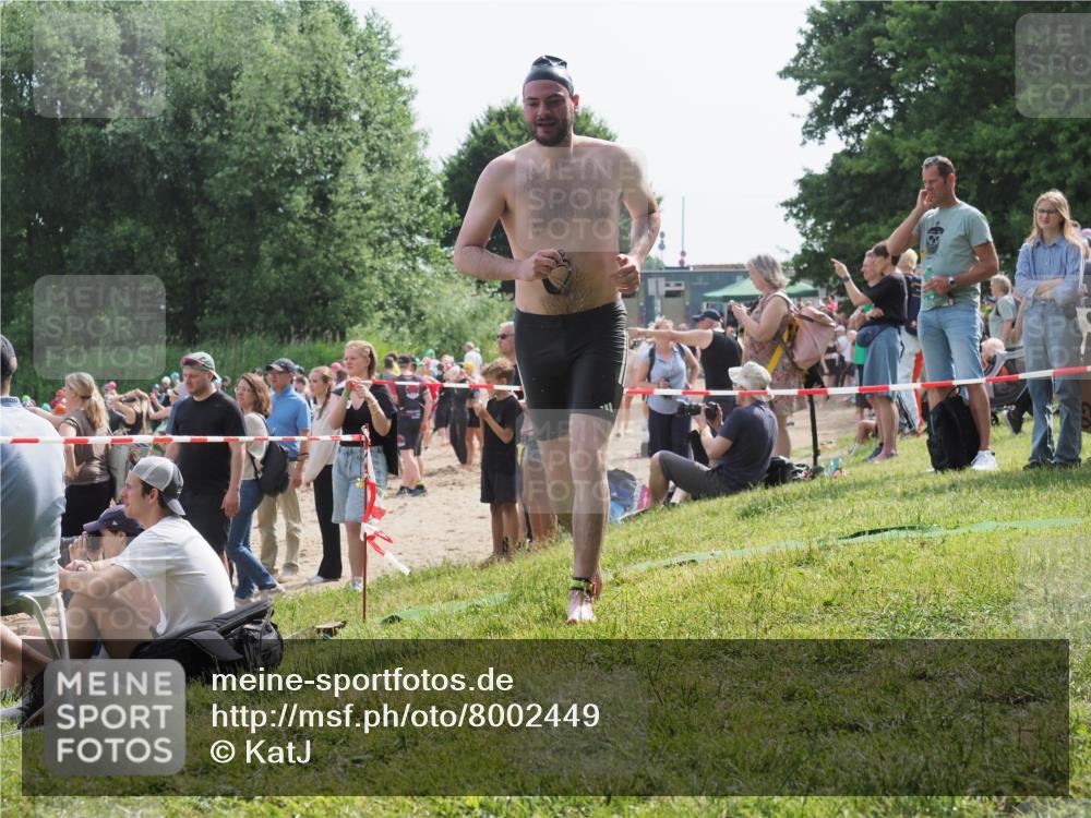 15.06.2025 - 27. Vierlanden-Triathlon KatJ http://msf.ph/oto/8002449 15.06.2025 09:58:17 Schwimmen 289, 321, 360 meine-sportfotos.de