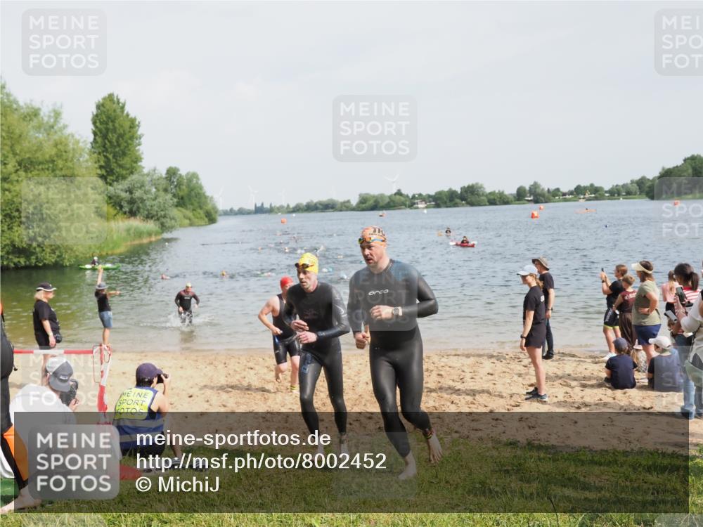 21.06.2025 - 27. Vierlanden-Triathlon MichiJ http://msf.ph/oto/8002452 15.06.2026 10:05:15 Schwimmen 364, 382, 384, 393, 402, 422 meine-sportfotos.de