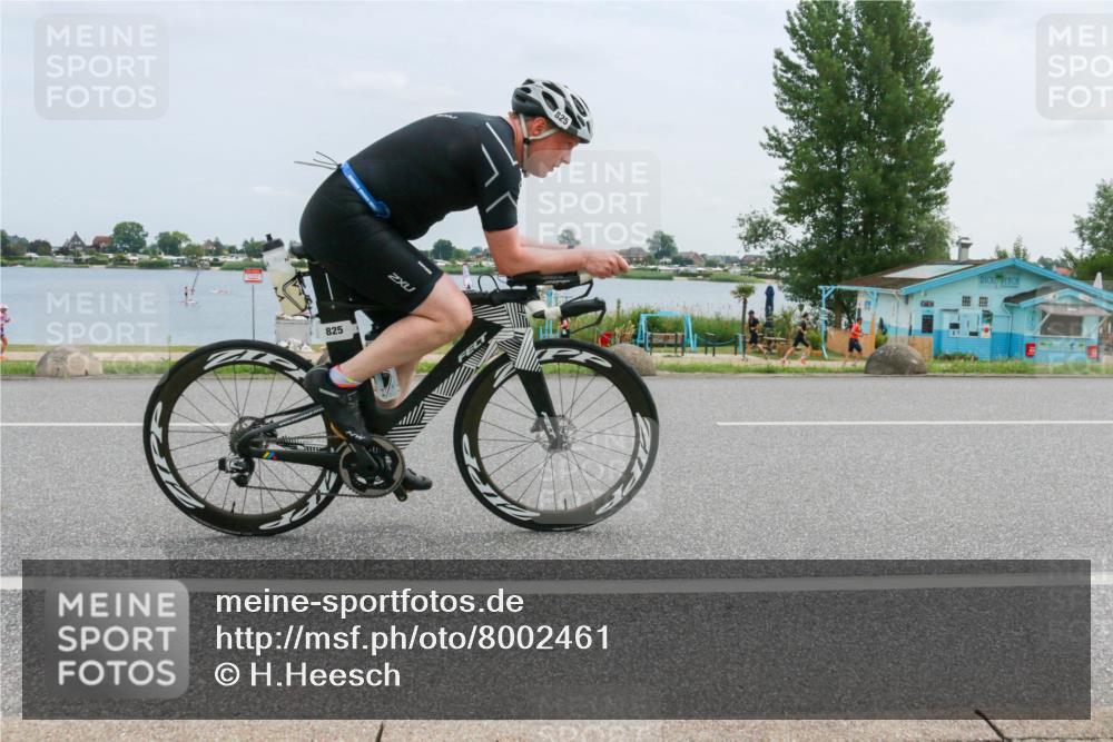 21.06.2025 - 27. Vierlanden-Triathlon H.Heesch http://msf.ph/oto/8002461 15.06.2025 12:40:58 Radfahren 825 meine-sportfotos.de