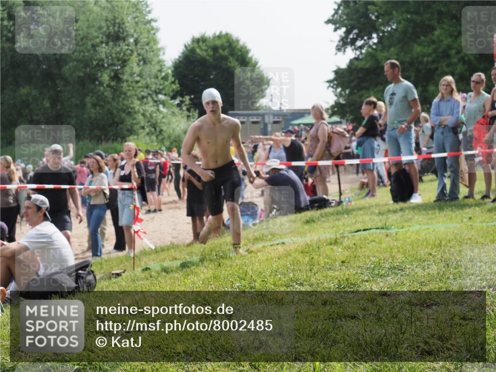 15.06.2025 - 27. Vierlanden-Triathlon KatJ http://msf.ph/oto/8002485 15.06.2025 09:58:19 Schwimmen 289, 321, 360 meine-sportfotos.de
