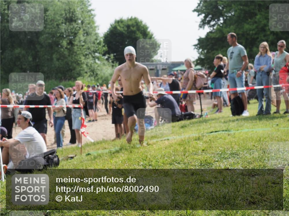 15.06.2025 - 27. Vierlanden-Triathlon KatJ http://msf.ph/oto/8002490 15.06.2025 09:58:19 Schwimmen 289, 321, 360 meine-sportfotos.de