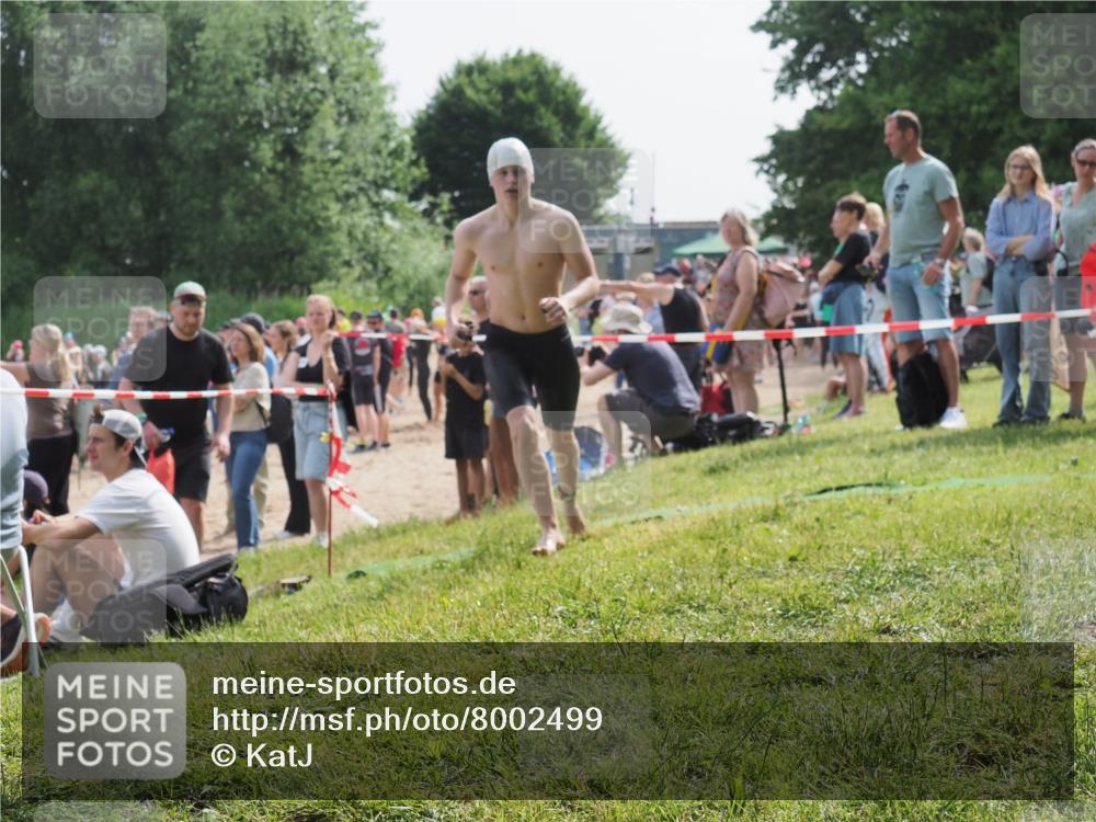 15.06.2025 - 27. Vierlanden-Triathlon KatJ http://msf.ph/oto/8002499 15.06.2025 09:58:19 Schwimmen 289, 321, 360 meine-sportfotos.de