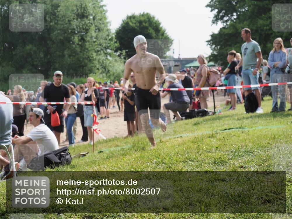 15.06.2025 - 27. Vierlanden-Triathlon KatJ http://msf.ph/oto/8002507 15.06.2025 09:58:20 Schwimmen 289, 321, 360 meine-sportfotos.de
