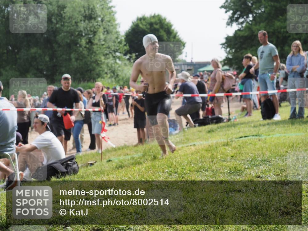 15.06.2025 - 27. Vierlanden-Triathlon KatJ http://msf.ph/oto/8002514 15.06.2025 09:58:20 Schwimmen 289, 321, 360 meine-sportfotos.de
