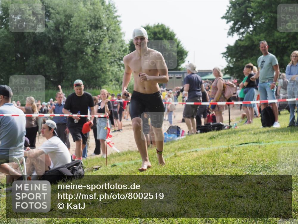 15.06.2025 - 27. Vierlanden-Triathlon KatJ http://msf.ph/oto/8002519 15.06.2025 09:58:20 Schwimmen 289, 321, 360 meine-sportfotos.de
