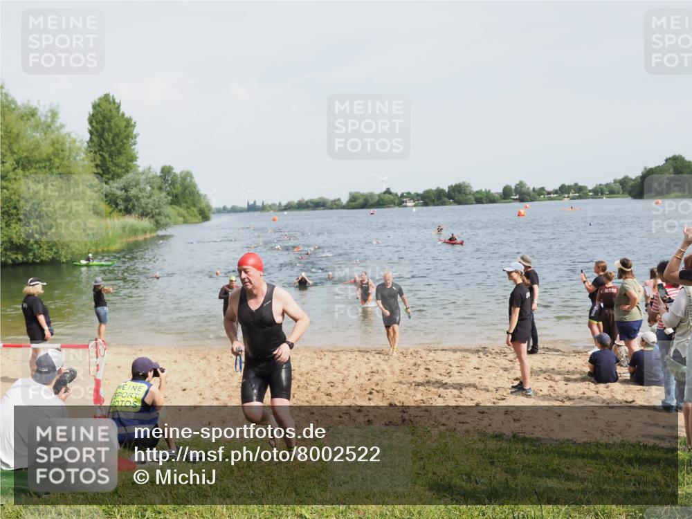 21.06.2025 - 27. Vierlanden-Triathlon MichiJ http://msf.ph/oto/8002522 15.06.2026 10:05:17 Schwimmen 364, 382, 384, 393, 402, 422, 456 meine-sportfotos.de