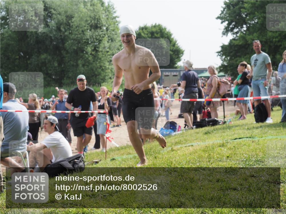 15.06.2025 - 27. Vierlanden-Triathlon KatJ http://msf.ph/oto/8002526 15.06.2025 09:58:20 Schwimmen 289, 321, 360 meine-sportfotos.de